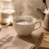 Boire de l&rsquo;eau chaude le matin : entre bienfaits digestifs et température idéale